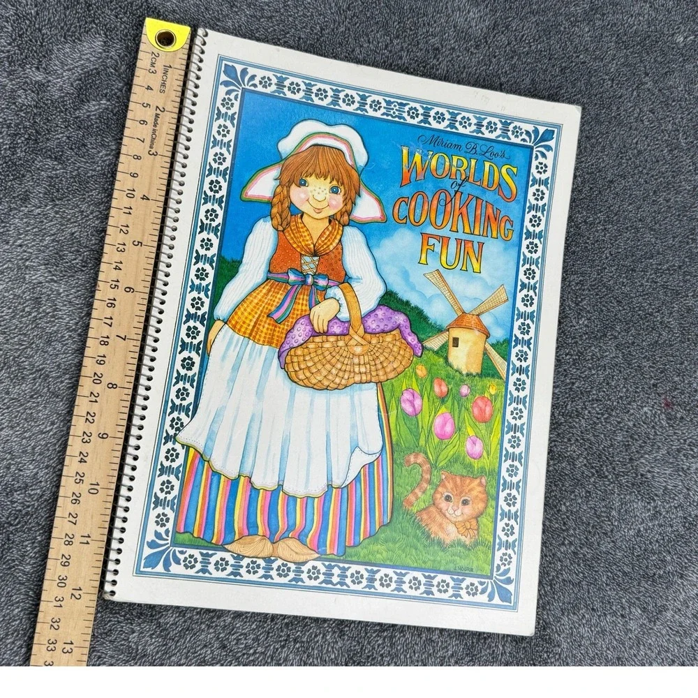 Miriam Loo Worlds of Cooking‎ Fun Cookbook for Children 1981 Vintage Current Inc
